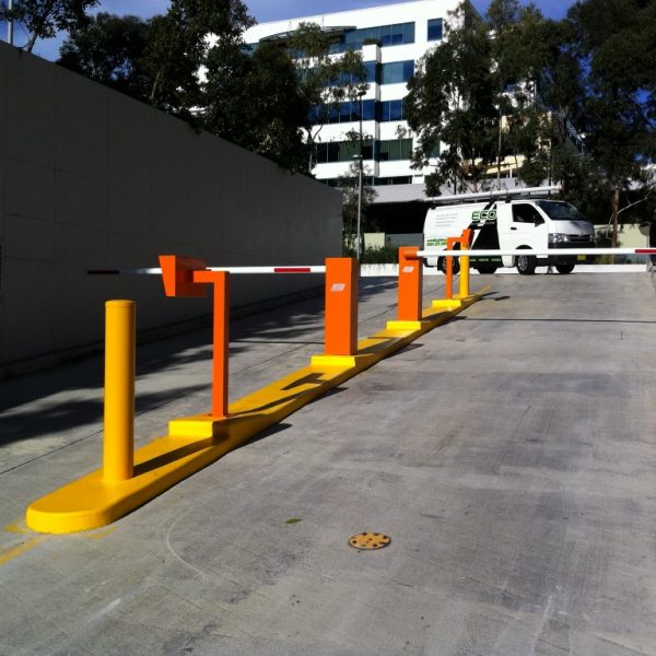 Lipmans,Contruct,traffic island,boom gates